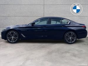 BMW 5-Series 520d SE Saloon - Image 4
