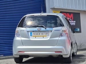 Honda Fit Hybrid Automatic - Image 3