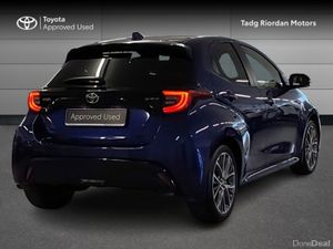 Toyota Yaris HYBRID 1.5 PLATINUM - Image 2