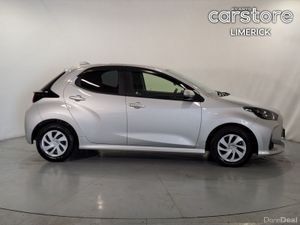 Toyota Yaris 1.5 HYBRID - Image 2