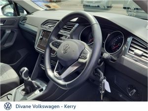 Volkswagen Tiguan *SUNROOF* LIFE 2.0 TDI 122HP - Image 4