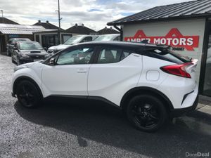 2017 Toyota C-HR+ HYBRID AUTOMATIC - Image 4