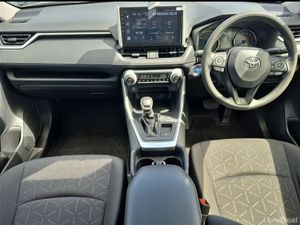 Toyota RAV4 ** 2WD ** HYBRID ** AUTO ** HUGE SPEC - Image 2
