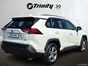 Toyota RAV4 ** 2WD ** HYBRID ** AUTO ** HUGE SPEC - Image 3