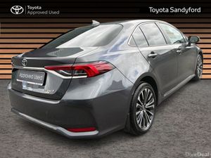 Toyota Corolla LUNA SPORT SALOON // HEATED SEATS / - Image 2