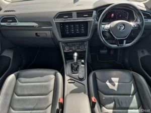 Volkswagen Tiguan ** 4 MOTION ** HIGHLINE ** AUTO - Image 2