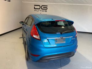 Ford Fiesta 1.0L Auto - Lovely Colour- mint condit - Image 4