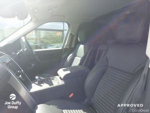 Land Rover Discovery 3.0 SD6 SE COMMERCIAL - Image 4