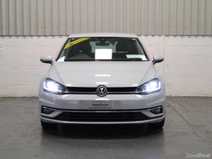 2019 Volkswagen golf Pearl - Image 2
