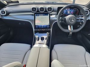 Mercedes-Benz C-Class C200d AMG LINE PLUS AUTO *(N - Image 4