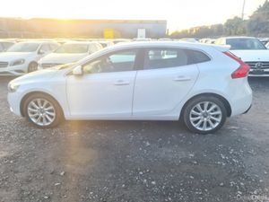 Volvo V40 1.6 Petrol T4 SE Automatic  (3687) - Image 2