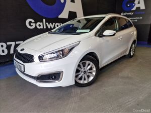 Kia Ceed 1.6 CRDI **REVERSING CAMERA, SAT NAV, FUL - Image 4