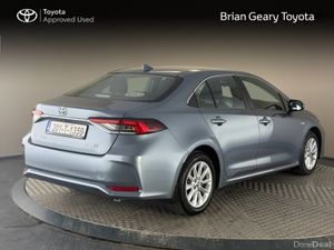 Toyota Corolla HYBRID LUNA SALOON - Image 2