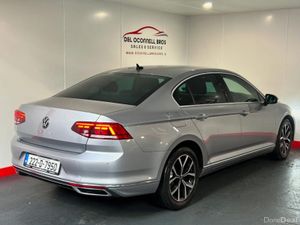 Volkswagen Passat ELEGANCE 2.0 TDI D7F 150 4DR AUT - Image 3
