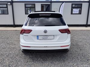 Volkswagen Tiguan R-LINE TDI S-A DSG - Image 3