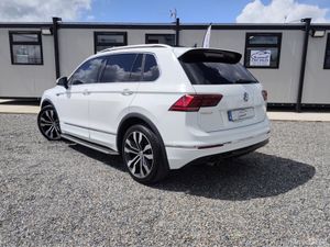Volkswagen Tiguan R-LINE TDI S-A DSG - Image 4