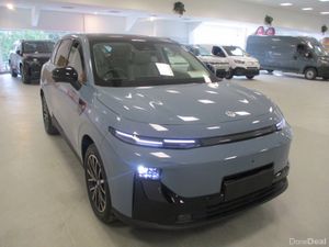 NEW LEAPMOTOR B-10 DESIGN HYBRID E.V - Image 3