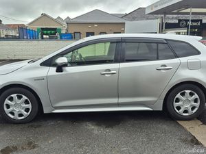 2020 Toyota Corolla 1.8 Hybrid AUTO Luna - Image 4