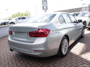 2017 BMW 3-SERIES 330E HYBRID 4DR SALOON AUTO - Image 4