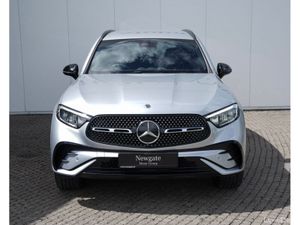 Mercedes-Benz GLC 300e 4MATIC URBAN EDITION - Image 3
