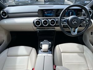 Mercedes-Benz CLA 180 Progressive Line Coupe - Image 4