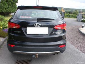 Hyundai Santa Fe 2.2 CRDi 4WD, 2013 (7 Seater) - Image 2