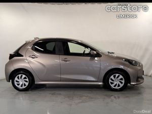 Toyota Yaris 1.5 petrol hybrid - Image 2