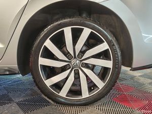 2017 Volkswagen Touran 2.0 DSG 7 Seat R-Line - Image 2