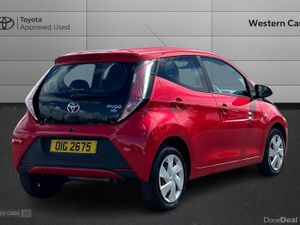 Toyota Aygo 1.0 VVT-i x-play Euro 5 5dr Euro 5 - Image 2