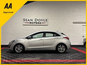 Hyundai i30 CLASSIC 5DR - Image 4