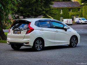 2018 Honda Fit 1.5 Petrol Hybrid Auto GP5 Topspec - Image 3