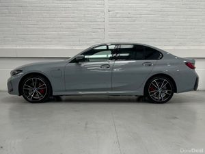 BMW 3 Series 330e M Sport Pro Pack Edition Auto - Image 4