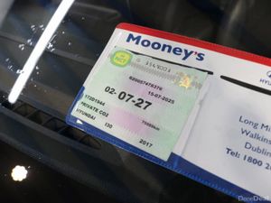 Hyundai i30 DELUXE PLUS 1.0L PETROL HATCHBACK - Image 3