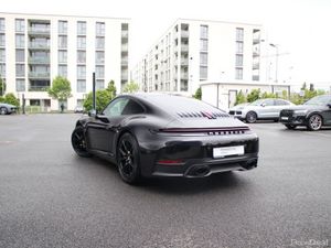 Porsche 911 Carrera - Image 2