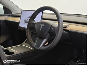 Tesla Model Y Hatchback - Image 4