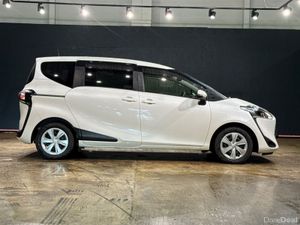 Toyota Sienta 1.5 HYBRID 7 SEATER - PUSH BUTTON ST - Image 3