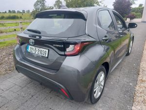 TOYOTA YARIS 2022' HYBRID - LUNA - Image 4