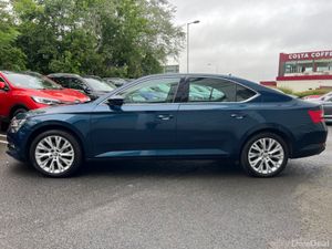 Skoda Superb 2.0 DIESEL STYLE AUTO - Image 4