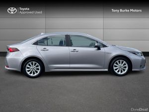 Toyota Corolla Saloon - Luna Edition - 1.8 Hybrid - Image 3