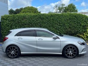 Mercedes-Benz A-Class A180 AMG-STYLE 1.6 AUTO // N - Image 2
