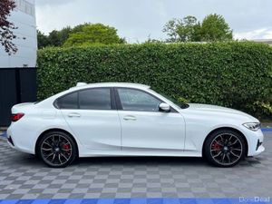 BMW 3-Series 320D AUTO // APPLE CARPLAY/BLUETOOTH - Image 2