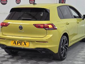 Volkswagen Golf DIESEL HATCHBACK - Image 3