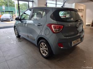 Hyundai i10 DELUXE AUTOMATIC - Only 10,000 Km - 1 - Image 3
