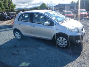 Toyota Yaris 2011 - Image 4