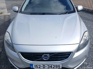 AUTOMATIC Volvo V40 2015 1.6 PETROL - Image 3