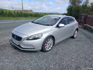 AUTOMATIC Volvo V40 2015 1.6 PETROL - Image 4