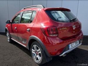 Dacia Sandero TECHROAD TCE 90 MY18 4 4DR - Image 3
