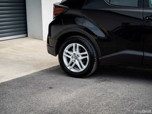 Toyota C-HR ICON - Image 4