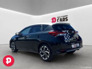 Toyota Auris 1.8 Hybrid Auto - Straight Sale Disco - Image 3