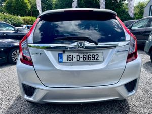 151 Honda Fit Hybrid | Reverse Camera - Image 4